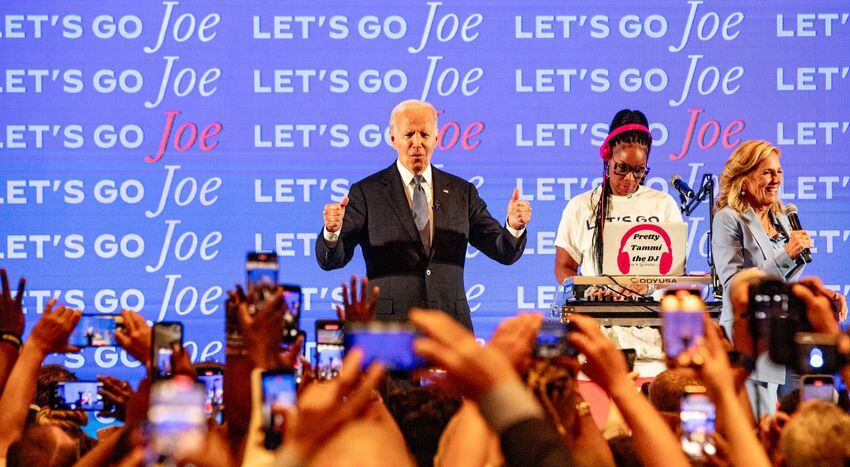 Biden motorcade to debate