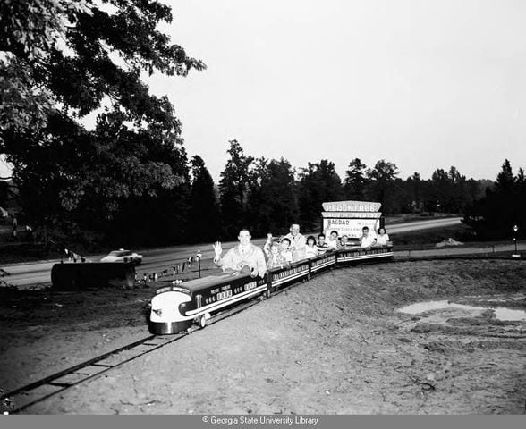 Flashback Photos: The golden age of Atlanta's drive-in theaters