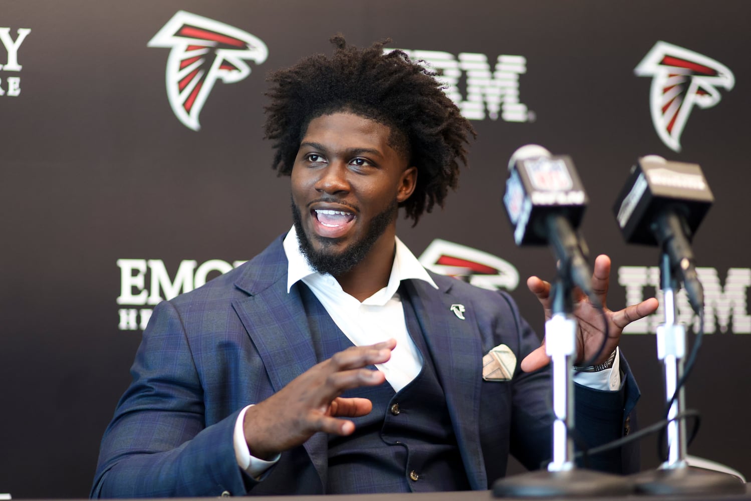 042625 falcons photos